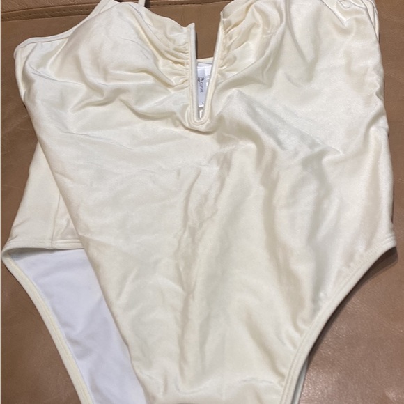 CUPSHE never worn white one piece - Picture 2 of 3